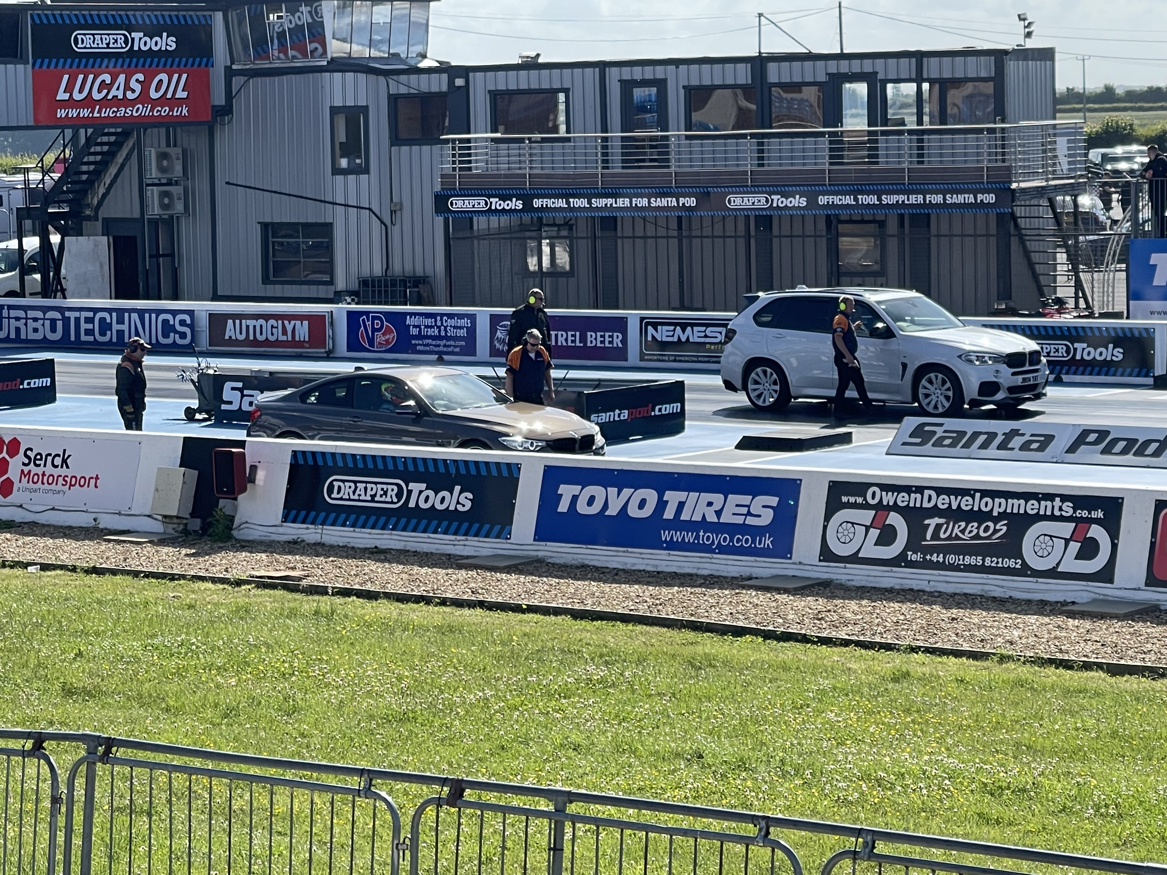 413355B7 9B5C 4C64 A4EB 00D461FC19DD