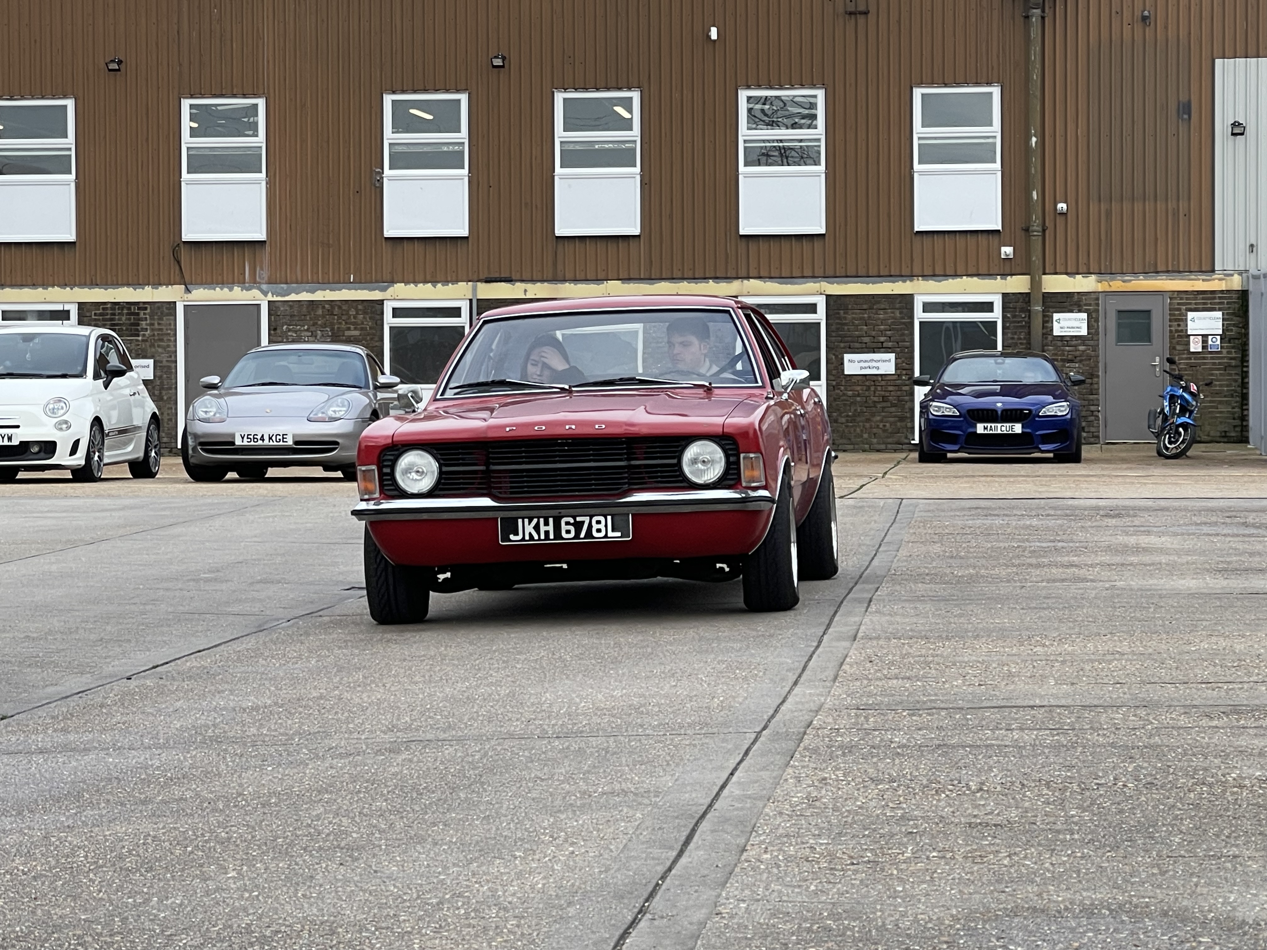 8BB5F7A0 26C1 48B2 A862 A9AB3077184B